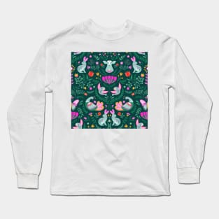 Green Scandinavian Design Long Sleeve T-Shirt